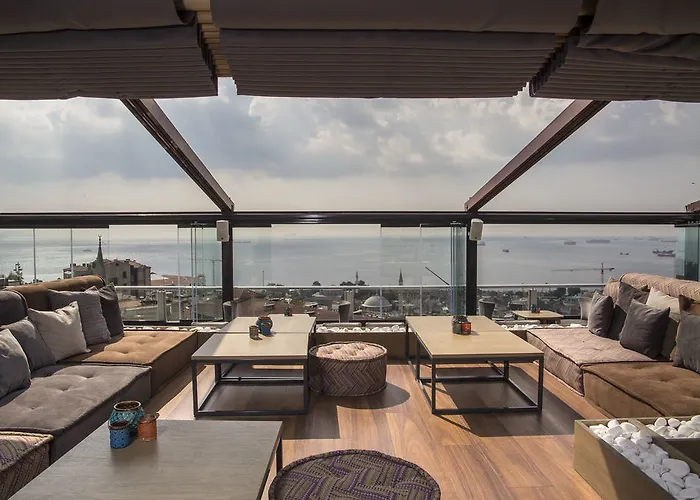 ミナ スペシャル カテゴリー 4* イスタンブール