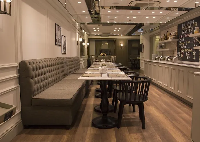 مينا - سبيشال كاتيغوري