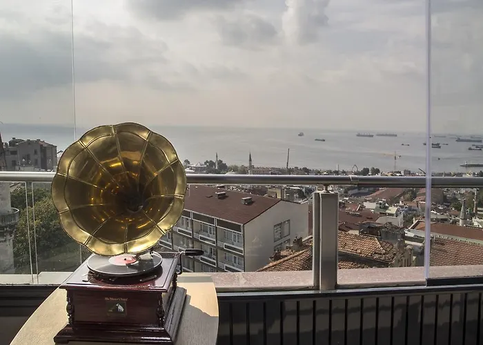 مينا - سبيشال كاتيغوري اسطنبول