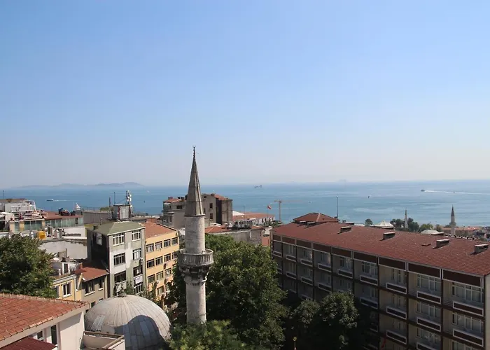 مينا - سبيشال كاتيغوري اسطنبول