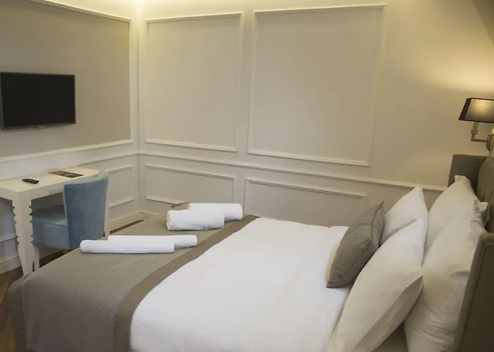 Mina - Special Category 4*